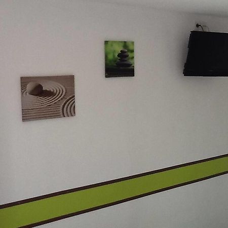 Couett' Hotel Rumilly Rumilly  Quarto foto